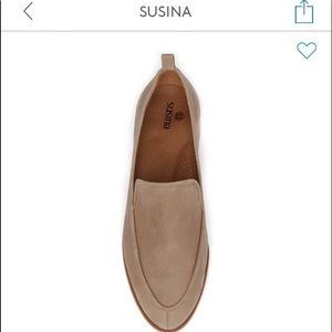 🌟New Markdown!🌟Neutral flats. Like new.